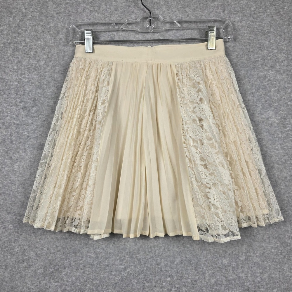 Millau Skirt Womens XS White Lace Pleated Mini Lined Floral Boho‎ Romantic